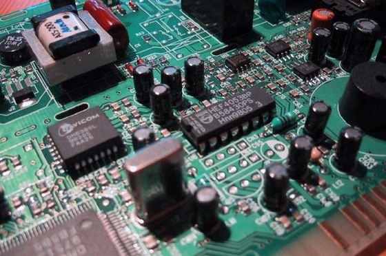 Máquina SMT de visão de alta velocidade para colocação de microchips e ICs em placas de circuito