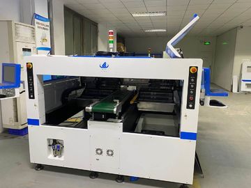 Estabilidade alta automática da máquina da montagem de SMT de 64 alimentadores para a tira flexível nenhum fio
